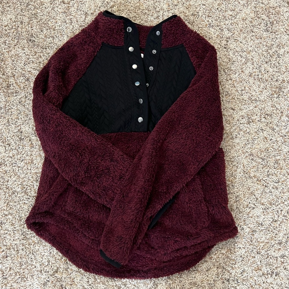Maurice’s size M fluffy sweater